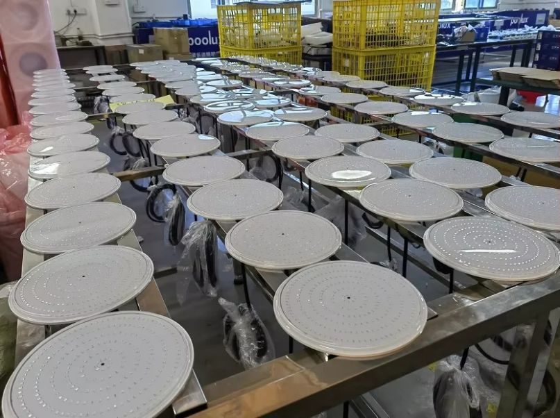 Línea de producción de luces LED para piscinas LANHE