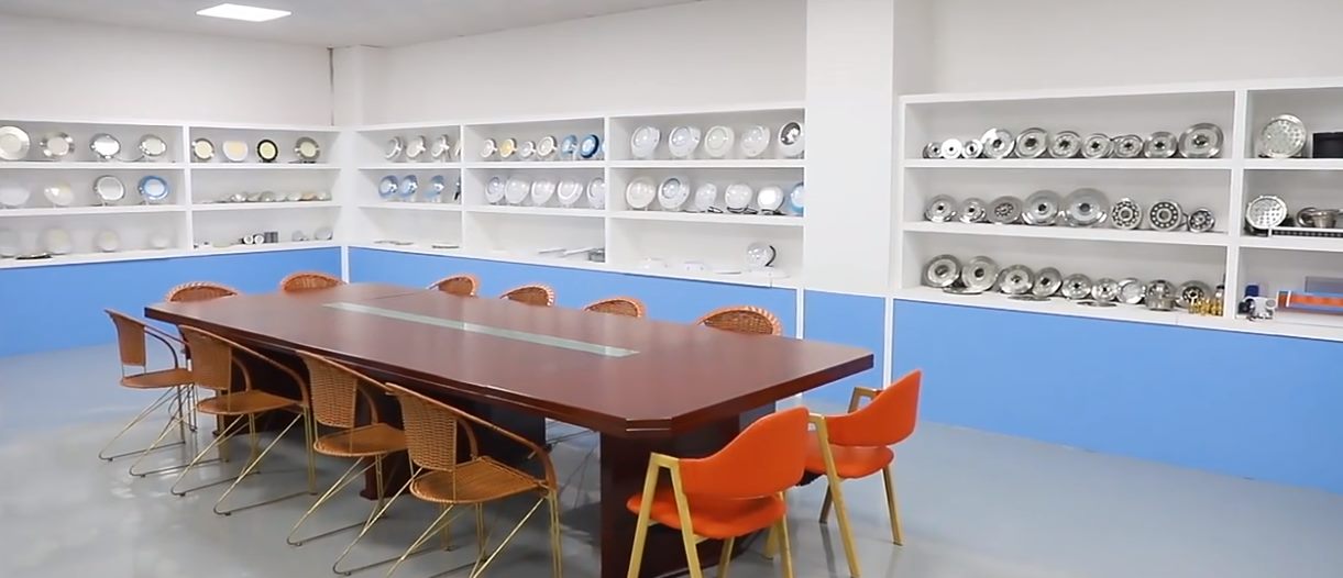 Vista del showroom de iluminación LANHE